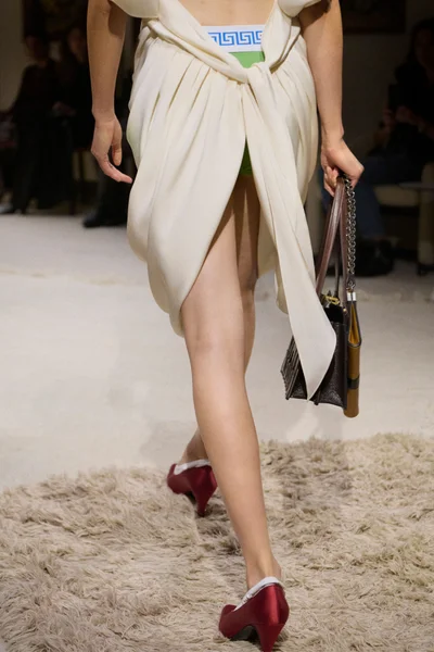 Look 17